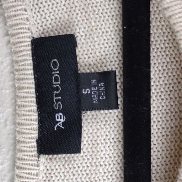 𝅺ab Studio Wheat Scoop Neckline Long Sleeve Layered Shirt Crochet Hem Sweater - Picture 5 of 12